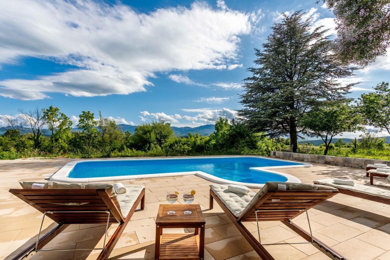 Casa Di Oliva-House With Heated Pool & Jacuzzi In Trilj, Croatia Villa Kültér fotó