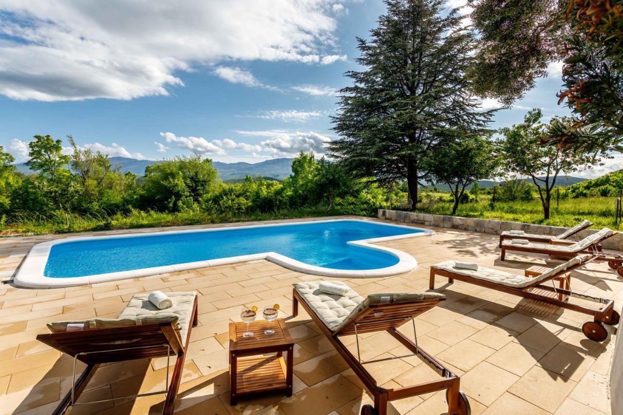 Casa Di Oliva-House With Heated Pool & Jacuzzi In Trilj, Croatia Villa Kültér fotó